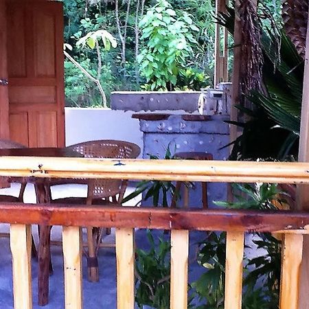 Coco Bay Guest House Anse Volbert Village  Bagian luar foto