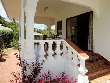 Coco Bay Guest House Anse Volbert Village  Bagian luar foto