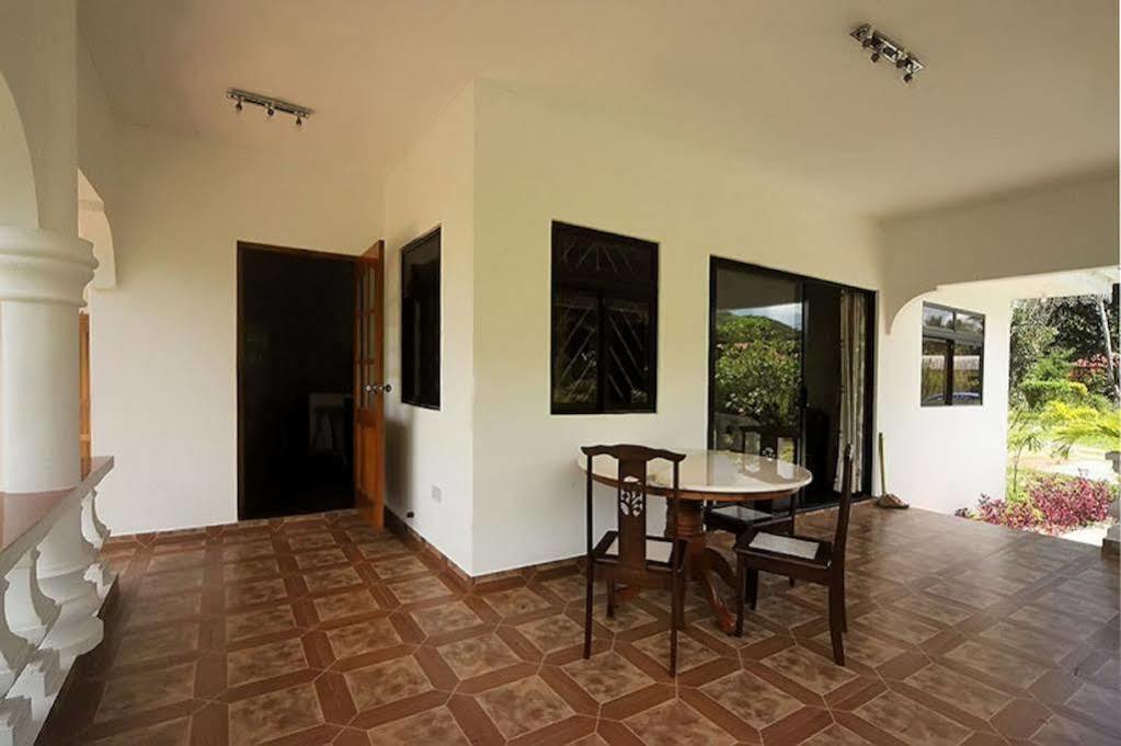 Coco Bay Guest House Anse Volbert Village  Bagian luar foto