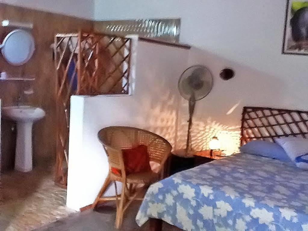 Coco Bay Guest House Anse Volbert Village  Bagian luar foto