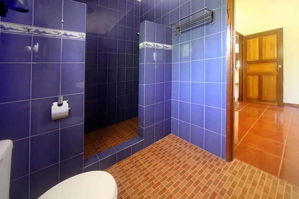 Coco Bay Guest House Anse Volbert Village  Bagian luar foto