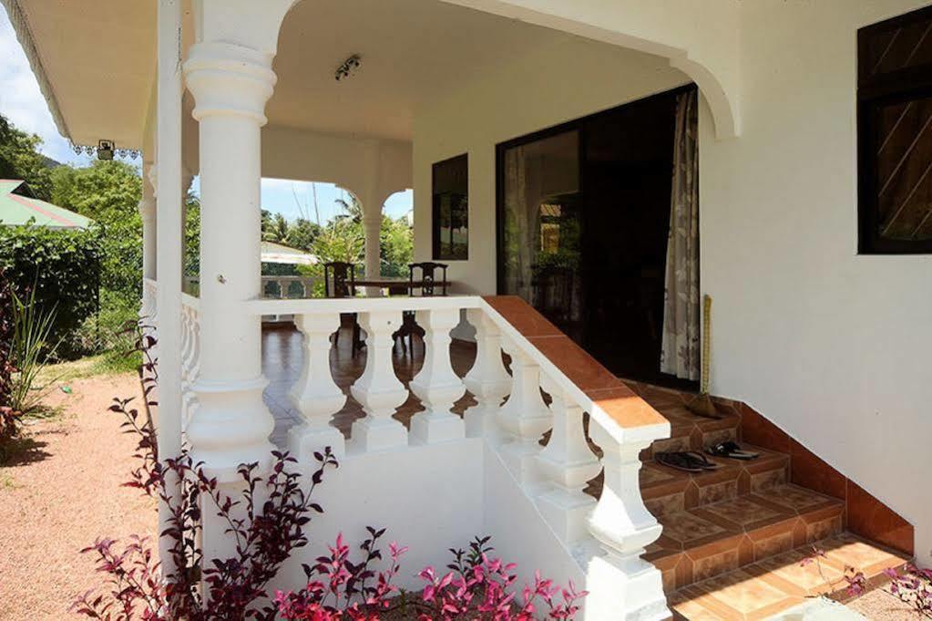 Coco Bay Guest House Anse Volbert Village  Bagian luar foto